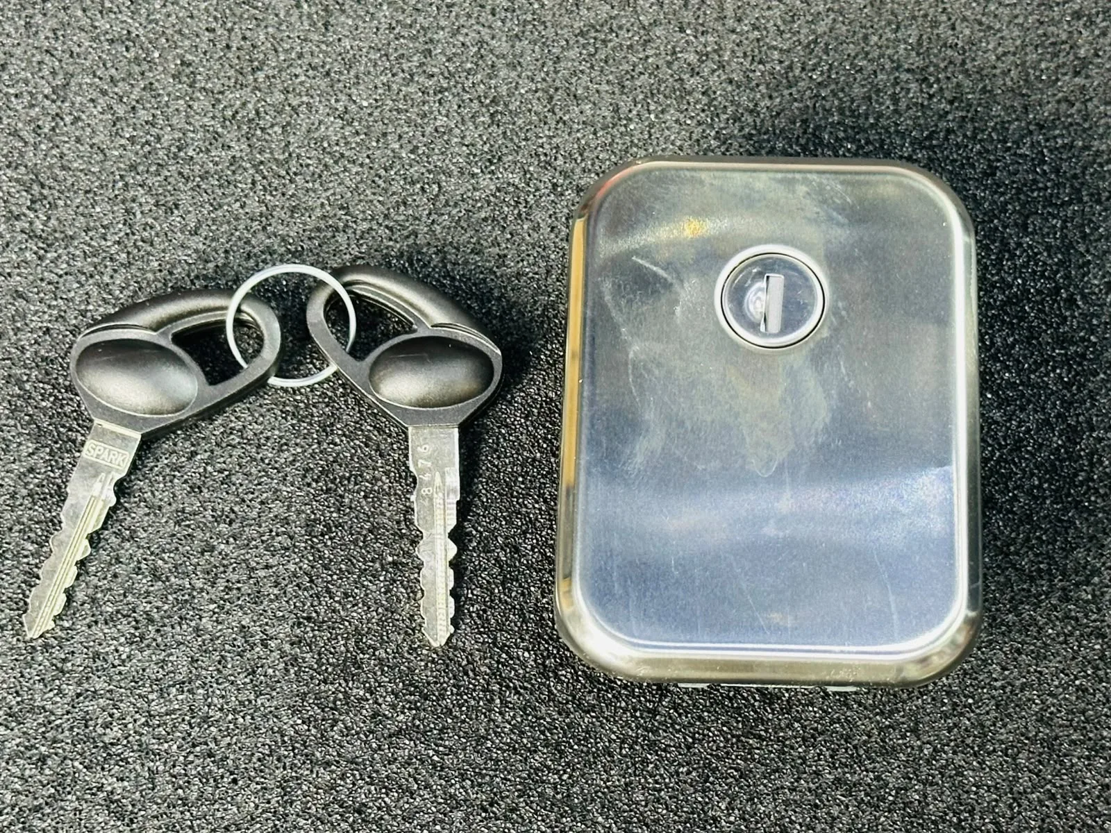 Petrol Tank Cap ( Ct 100 ES )